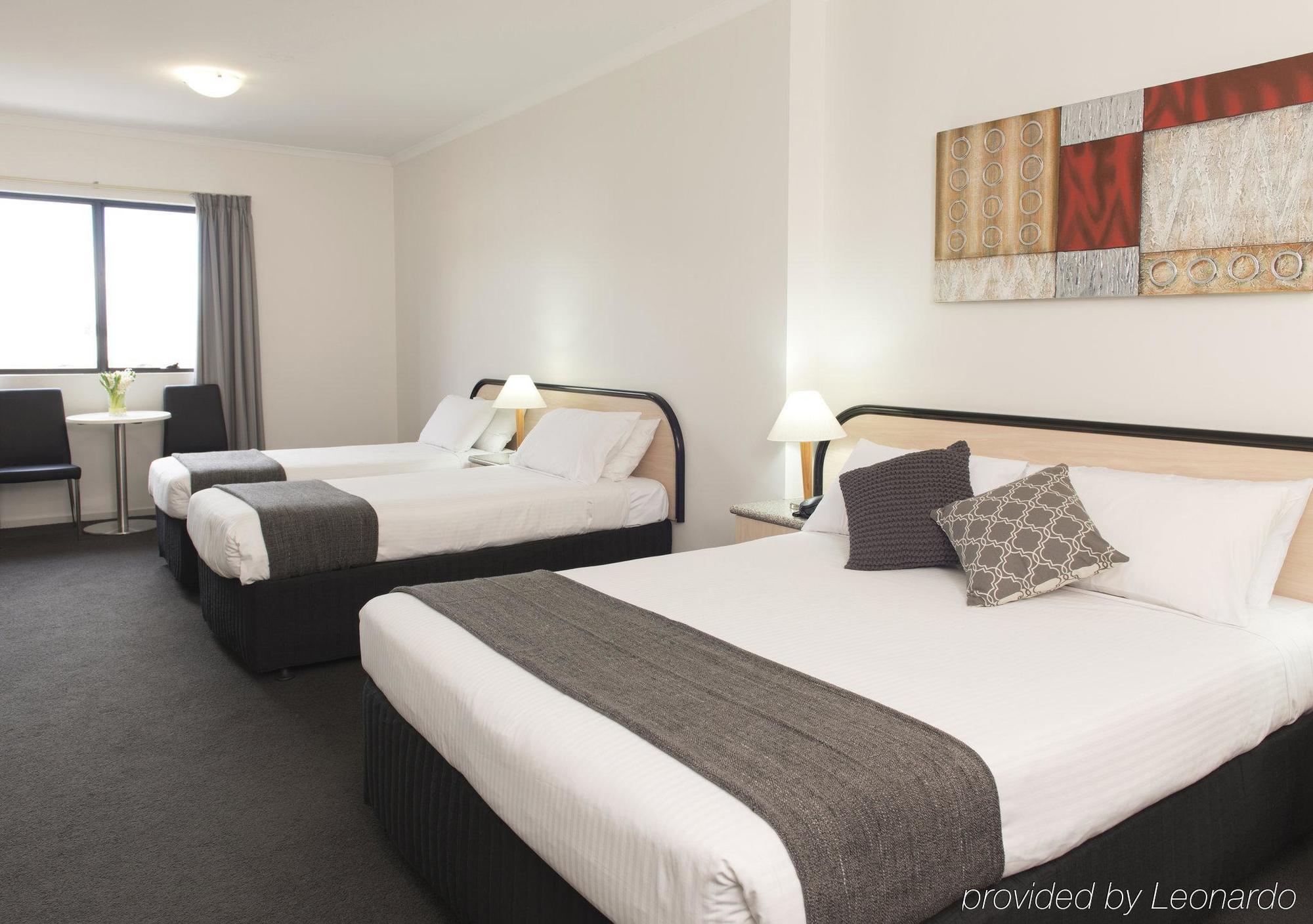 Adelaide Riviera Hotel Kültér fotó